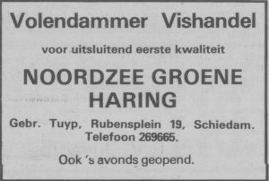 Advertentie van de Volendammer Vishandel in verschillende huis-aan-huisbladen tijdens de haringtijd.